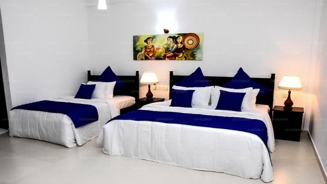 Blue Spring Hotel וואדואה מראה חיצוני תמונה