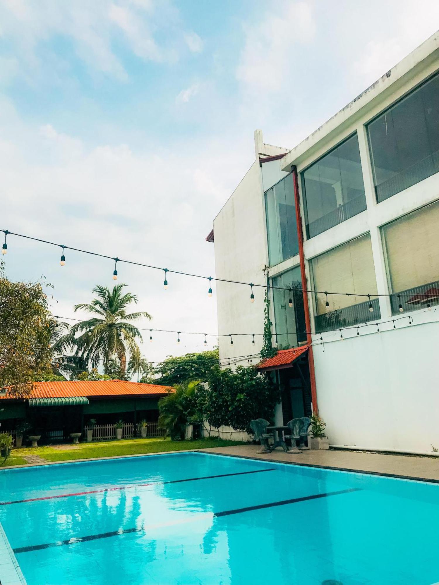 Blue Spring Hotel וואדואה מראה חיצוני תמונה