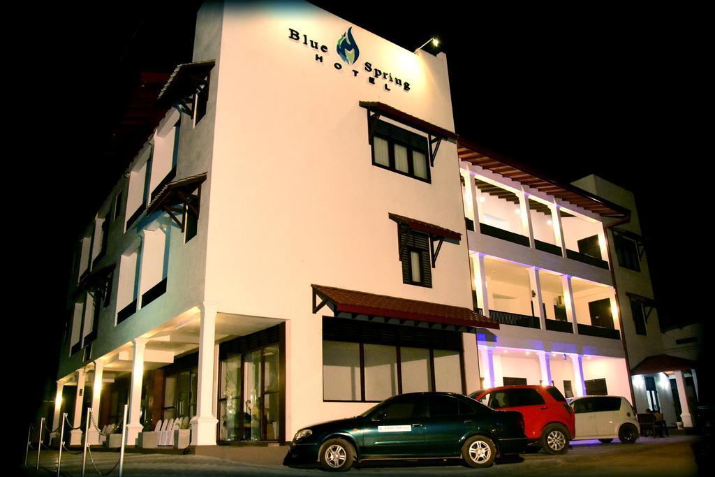 וואדואה Blue Spring Hotel מראה חיצוני תמונה